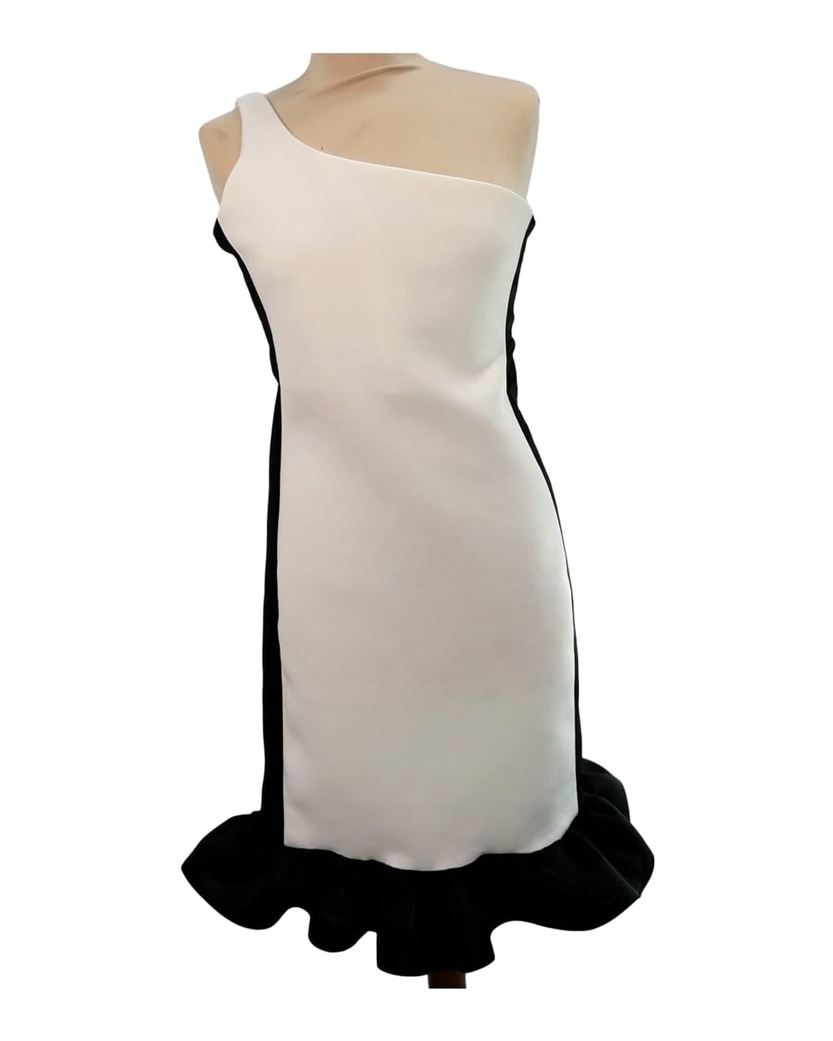 The One-Shoulder Flounce